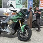 🏍️ Descubre la potencia y estilo de la Moto Guzzi V100: la máquina perfecta para los amantes de las dos ruedas