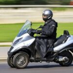 Ventajas y desafíos de conducir una moto de tres ruedas: Todo lo que necesitas saber
